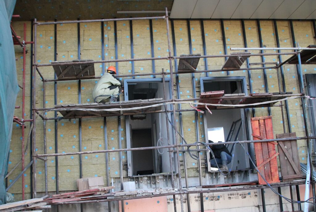 В ЖК «Академ Палас» начаты работы по усилению стен подвала