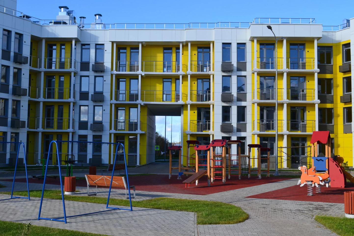 Рафик Загрутдинов: «В трех проблемных ЖК, введенных в 2023 году, передано уже более 360 ключей от квартир»