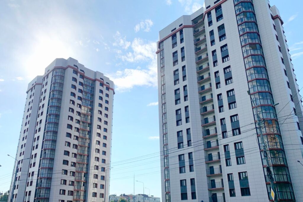 Рафик Загрутдинов: «В трех проблемных ЖК, введенных в 2023 году, передано уже более 360 ключей от квартир»